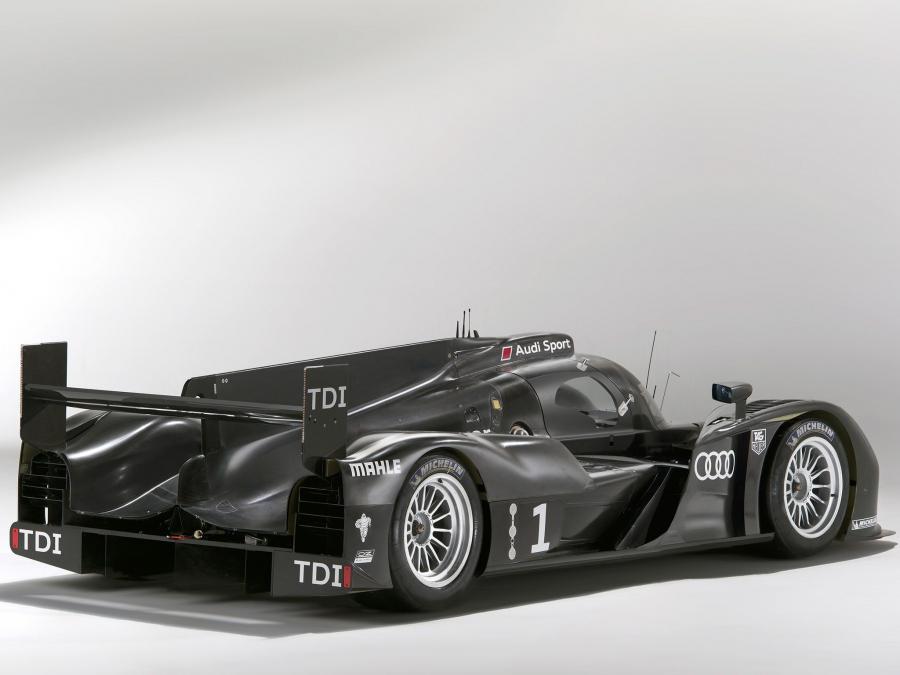  Audi R18 TDI 2011 года  (фото 76 из 77)